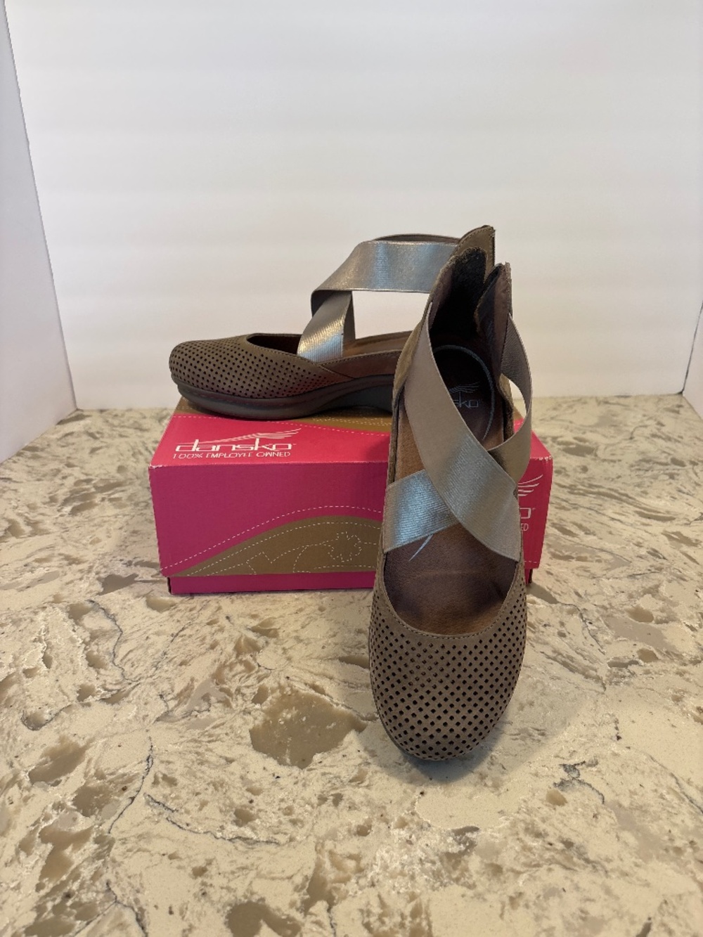 Dansko Laura Nubuck Walnut Wedge Shoes Size 38
